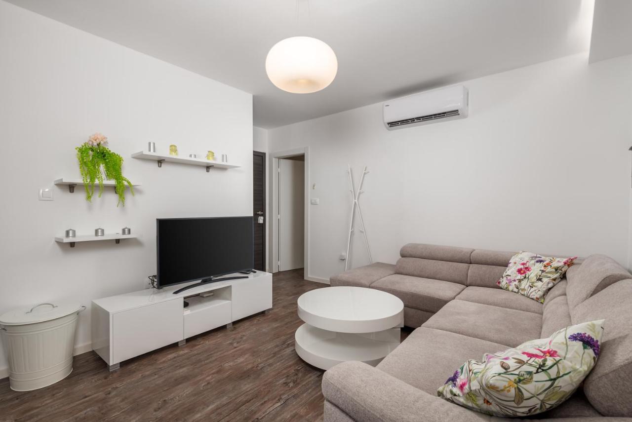 Central Apartments Dalmatina Rijeka Exteriér fotografie