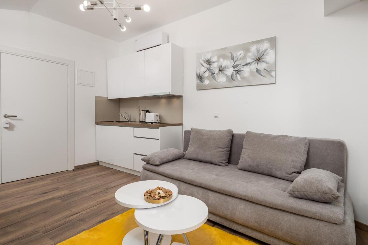 Central Apartments Dalmatina Rijeka Exteriér fotografie